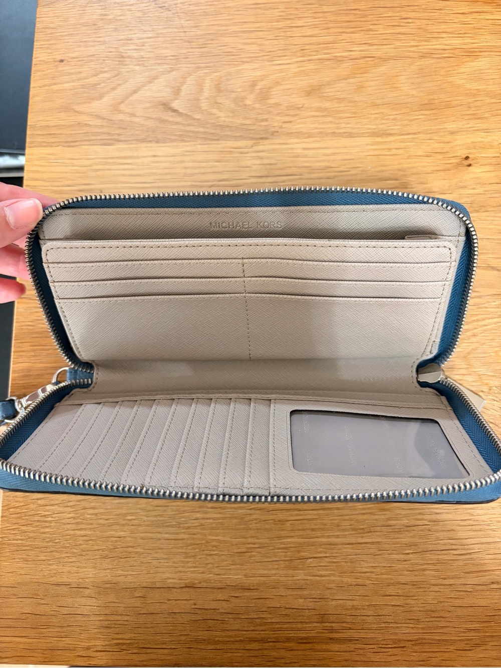 Michael Kors Wallet - Picture 2 of 3